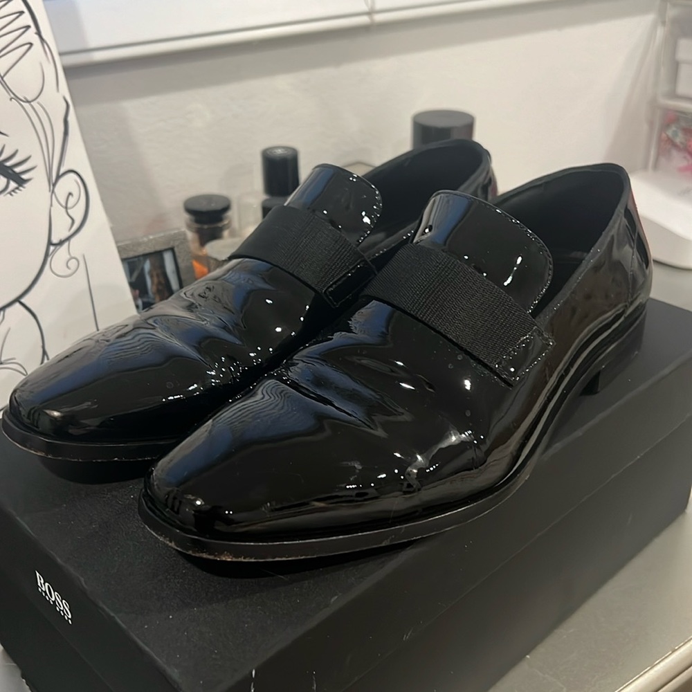 Hugo Boss black dress shoes